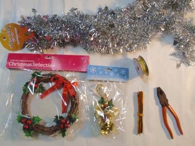 Christmas20wreathAre.jpg